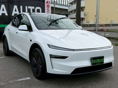 TESLA MODEL Y - 4