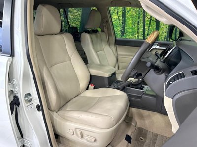 TOYOTA LAND CRUISER PRADO - 8