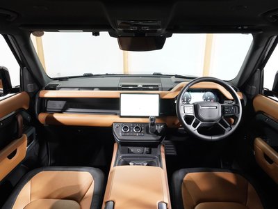LAND ROVER DEFENDER - 2