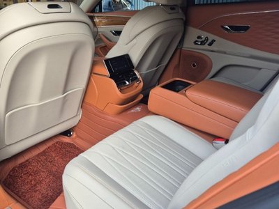 BENTLEY FLYING SPUR - 10