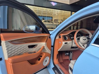 BENTLEY FLYING SPUR - 8