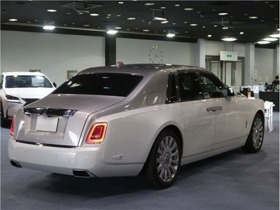 ROLLS-ROYCE PHANTOM - 2
