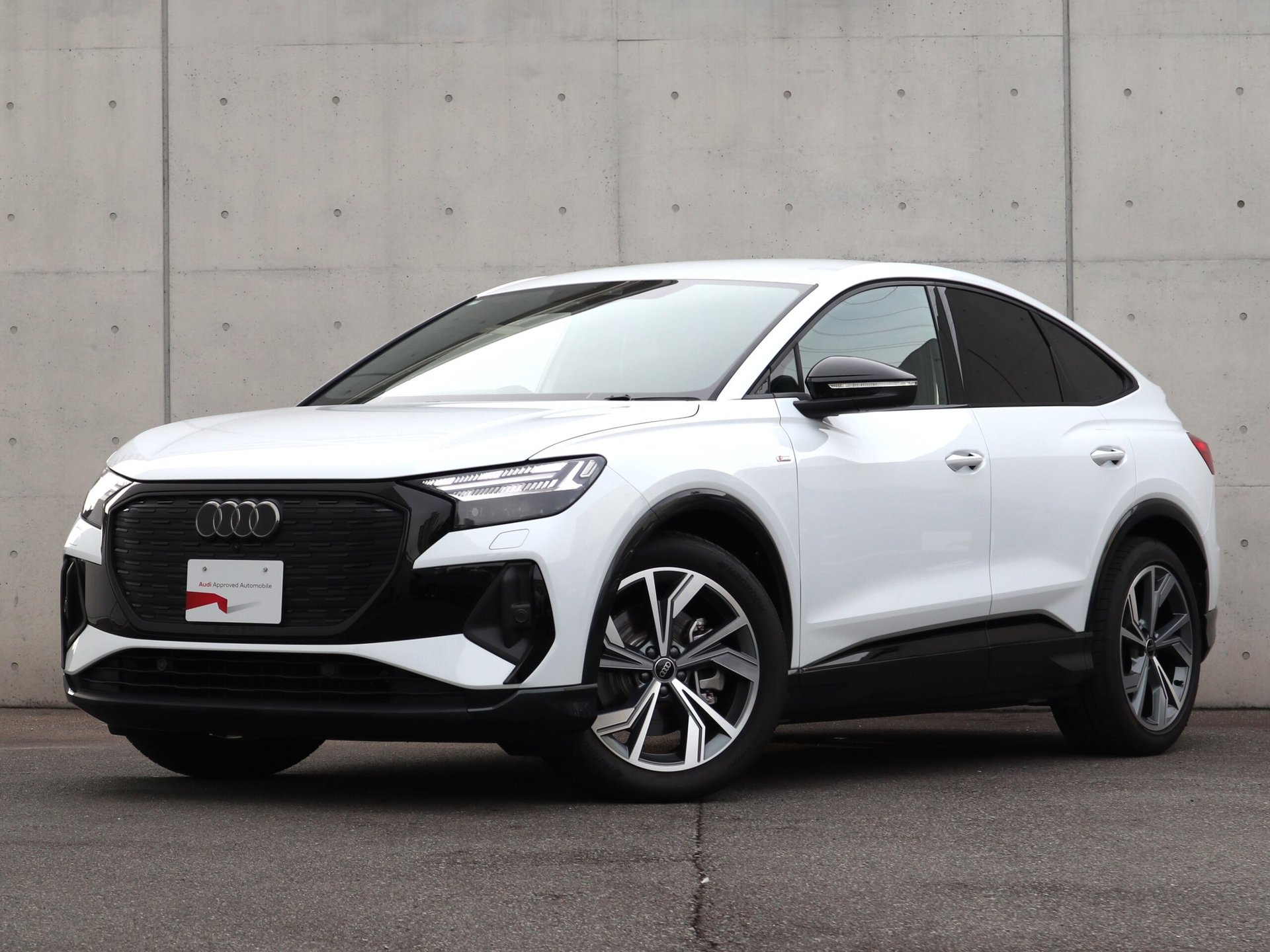 AUDI Q4 SPORTBACK E-TRON - View 1