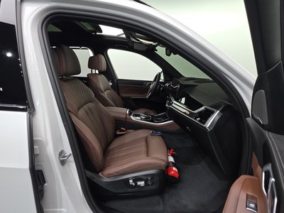 2025 BMW X5 thumbnail 13