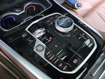 2025 BMW X5 thumbnail 12
