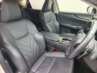 صورة مصغرة 33 لـ 2023 Lexus NX