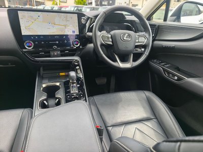 صورة مصغرة 15 لـ 2023 Lexus NX