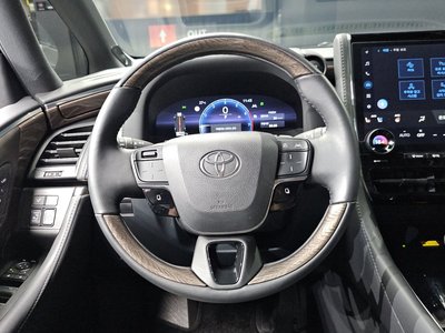 2025 Toyota ALPHARD — миниатюра 19