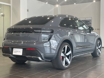 PORSCHE MACAN - 6