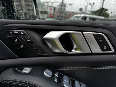2023 BMW X7 — миниатюра 36