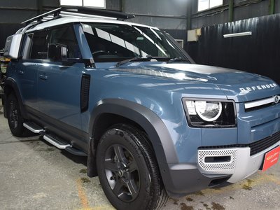 LAND ROVER DEFENDER - 4