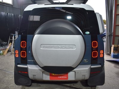 LAND ROVER DEFENDER - 8