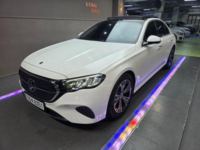 2025 Mercedes-BENZ E-CLASS 照片 1
