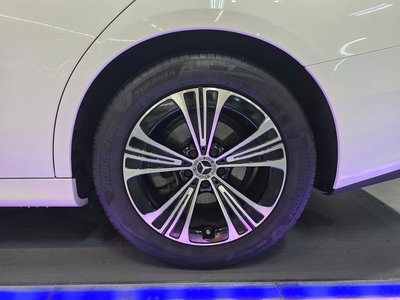 2025 Mercedes-BENZ E-CLASS 照片 6
