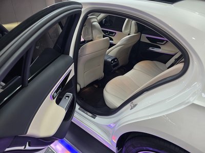 2025 Mercedes-BENZ E-CLASS — миниатюра 12