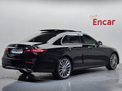 MERCEDES-BENZ E-CLASS - 4