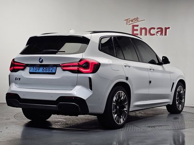 صورة 2 لـ 2024 BMW IX3
