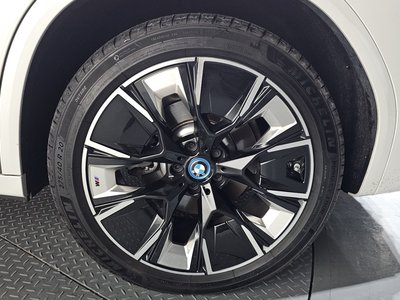 صورة 8 لـ 2024 BMW IX3
