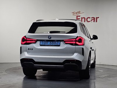 صورة 4 لـ 2024 BMW IX3