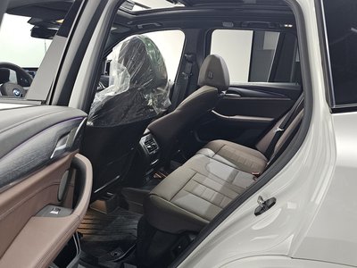صورة مصغرة 17 لـ 2024 BMW IX3