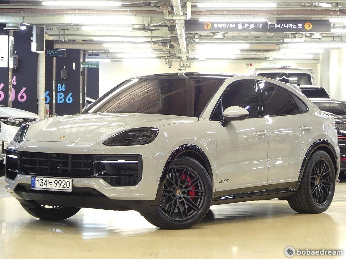 PORSCHE CAYENNE - View 1
