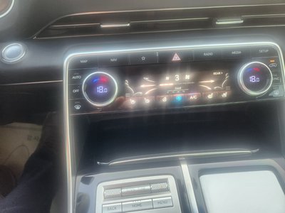 2020 Genesis GV80 thumbnail 11
