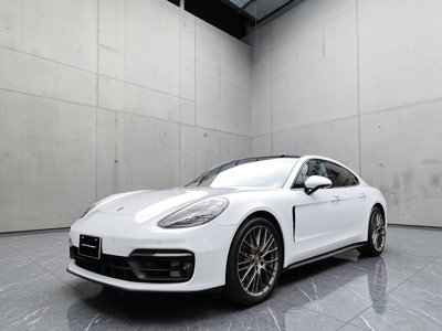 PORSCHE PANAMERA - 8