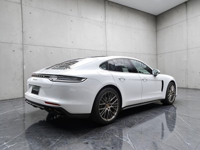 PORSCHE PANAMERA - 4