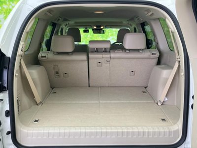 TOYOTA LAND CRUISER PRADO - 8