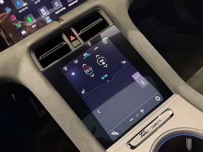 2024 Porsche TAYCAN — миниатюра 14