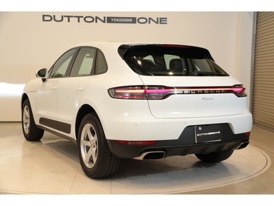PORSCHE MACAN - 10
