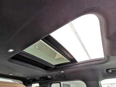 LAND ROVER DEFENDER - 3