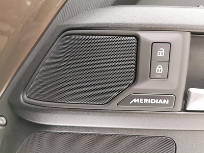 LAND ROVER DEFENDER - 10