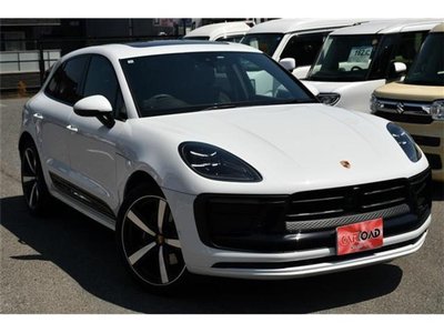 PORSCHE MACAN - 5