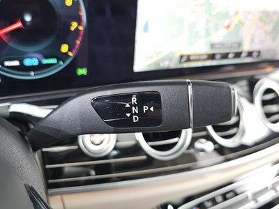 MERCEDES-BENZ E-CLASS - 9