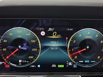 MERCEDES-BENZ E-CLASS - 8