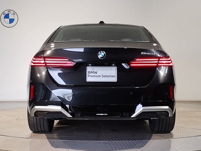 2026 BMW 5 SERIES — фото 9