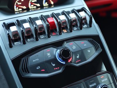 2015 Lamborghini HURACAN — миниатюра 27