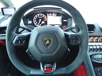 2015 Lamborghini HURACAN — миниатюра 24