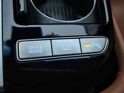 GENESIS G80 (RG3) - 2