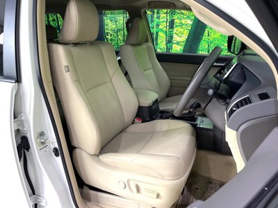 TOYOTA LAND CRUISER PRADO - 8