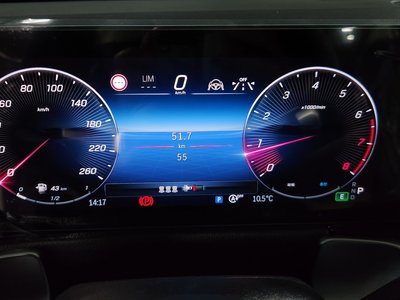 MERCEDES-BENZ GLB - 8