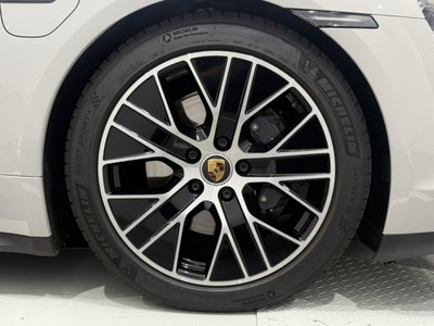 2022 Porsche TAYCAN 缩略图 20