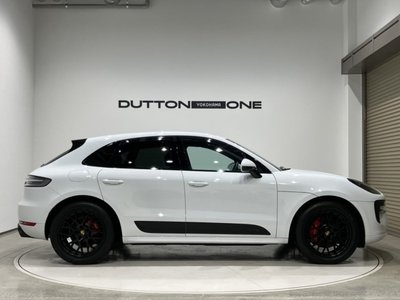PORSCHE MACAN - 9