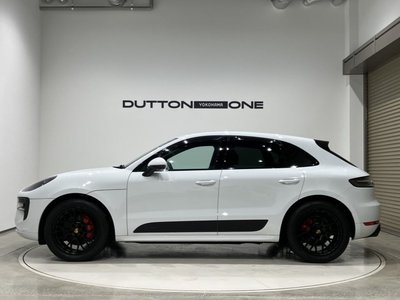 PORSCHE MACAN - 8