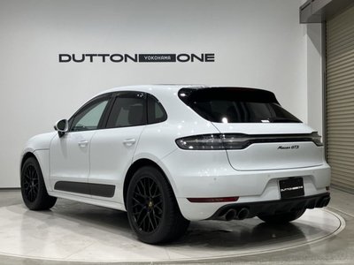 PORSCHE MACAN - 10