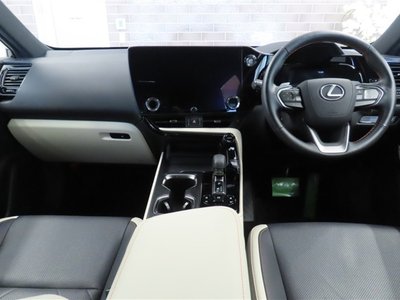 صورة مصغرة 16 لـ 2023 Lexus NX