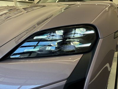 2025 Porsche TAYCAN photo 6
