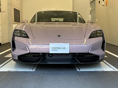 2025 Porsche TAYCAN photo 2