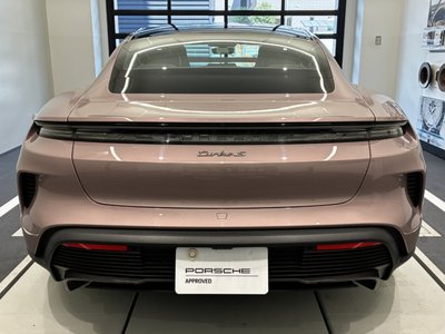2025 Porsche TAYCAN photo 5